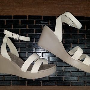 CROCS Leigh Sandal Wedge